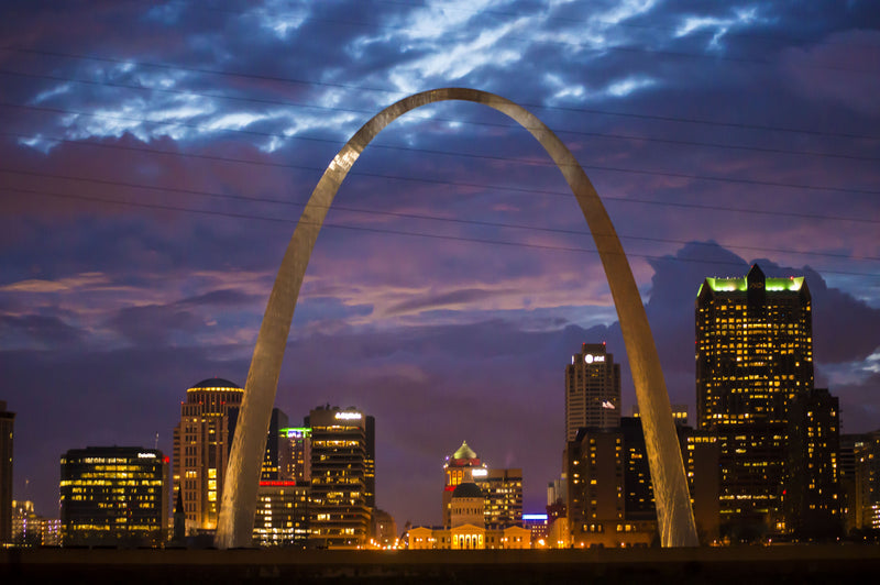 St. Louis Gateway Arch and skyline at twilight — OZI Sleep is headquartered in St. Louis, Missouri